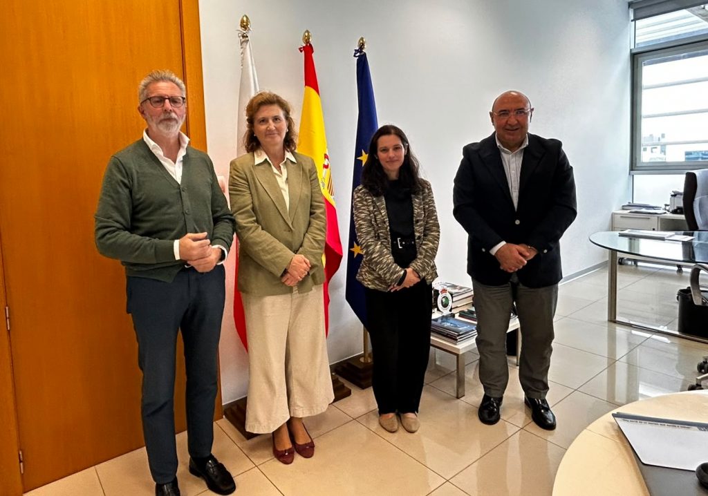 FOROADR's tweet photo. SODERCAN recibe la visita de Invest in Spain para reforzar la colaboración en la captación de inversiones internacionales. @Sodercan 

https://t.co/pVMywfQfeE https://t.co/pGirkRNNLC