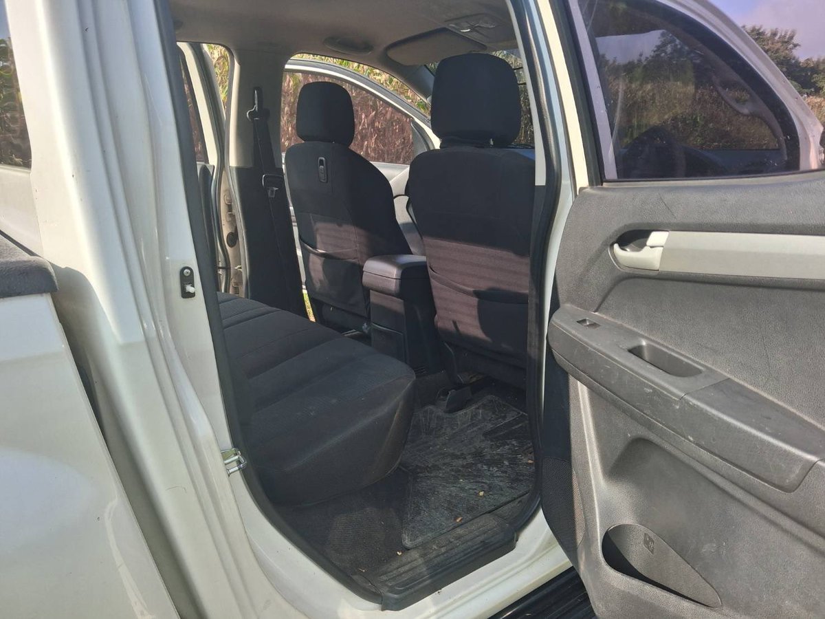PawnCar's tweet photo. Isuzu Dmax 4ประตูสูง ปี12 2.5 เกียร์ธรรมดา ดีเซล ราคา 130,000

ช่องทาง ติดต่อ
Tel. 085-514-1790
Line @car_speed (มี@ด้วยนะครับ)
หรือกด link นี้ https://t.co/L2n32wjcGV
Twitter @PawnCar

🌺
#รถหลุดจำนำ https://t.co/IxUmdhYWd7