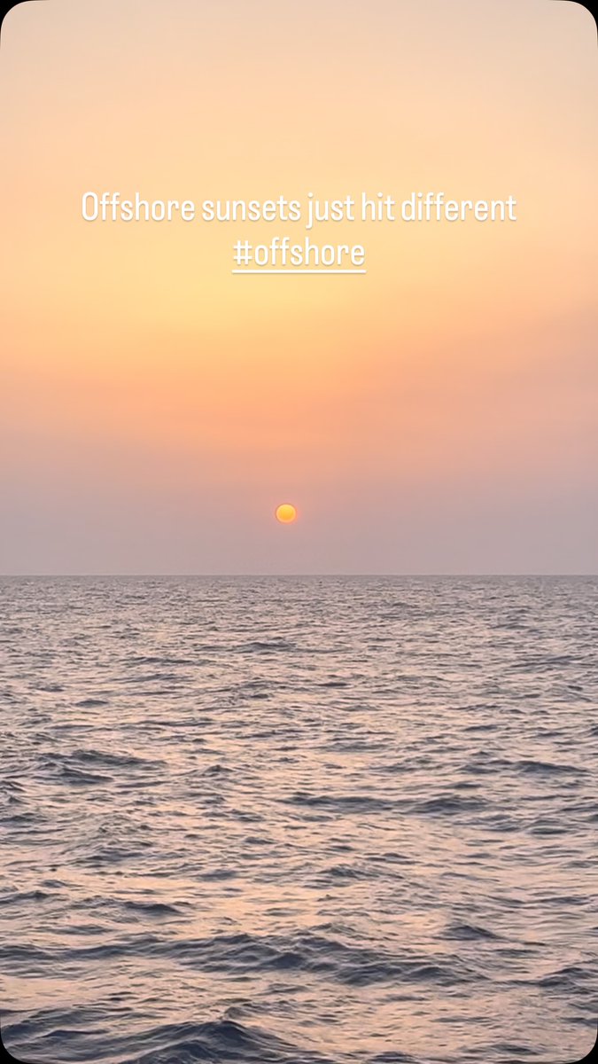 netoMendel's tweet photo. Sunrise at sea. https://t.co/OGg7Cow8v1