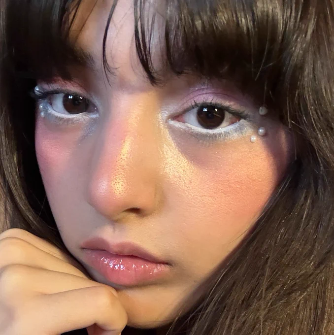 Image from soft siren (@Hannah3mt)
