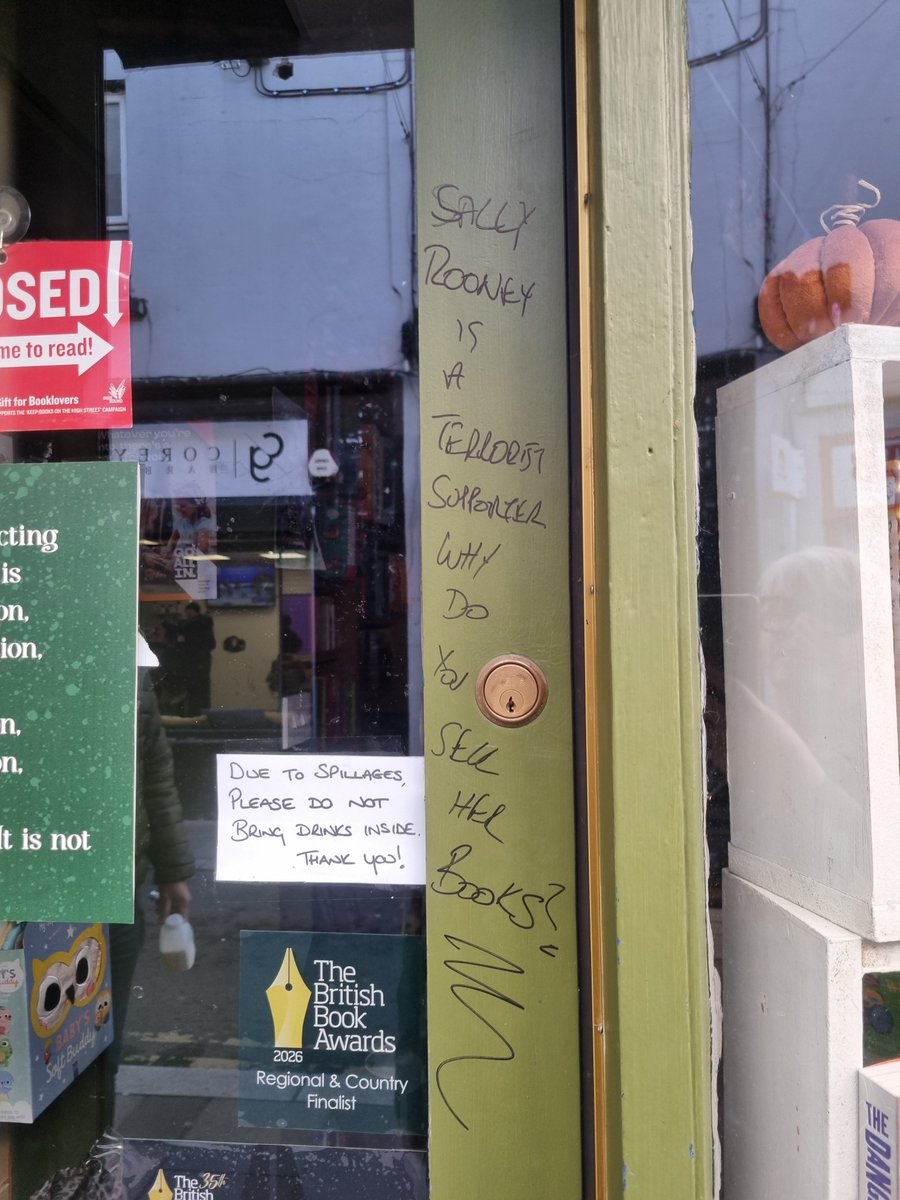 BridgeBooksDro1's tweet photo. And so it begins. This is what I arrived to this morning. If there are any positives to be taken from it, at least they can spell. 
I could still cry, though. https://t.co/B9MyDUwZ5O