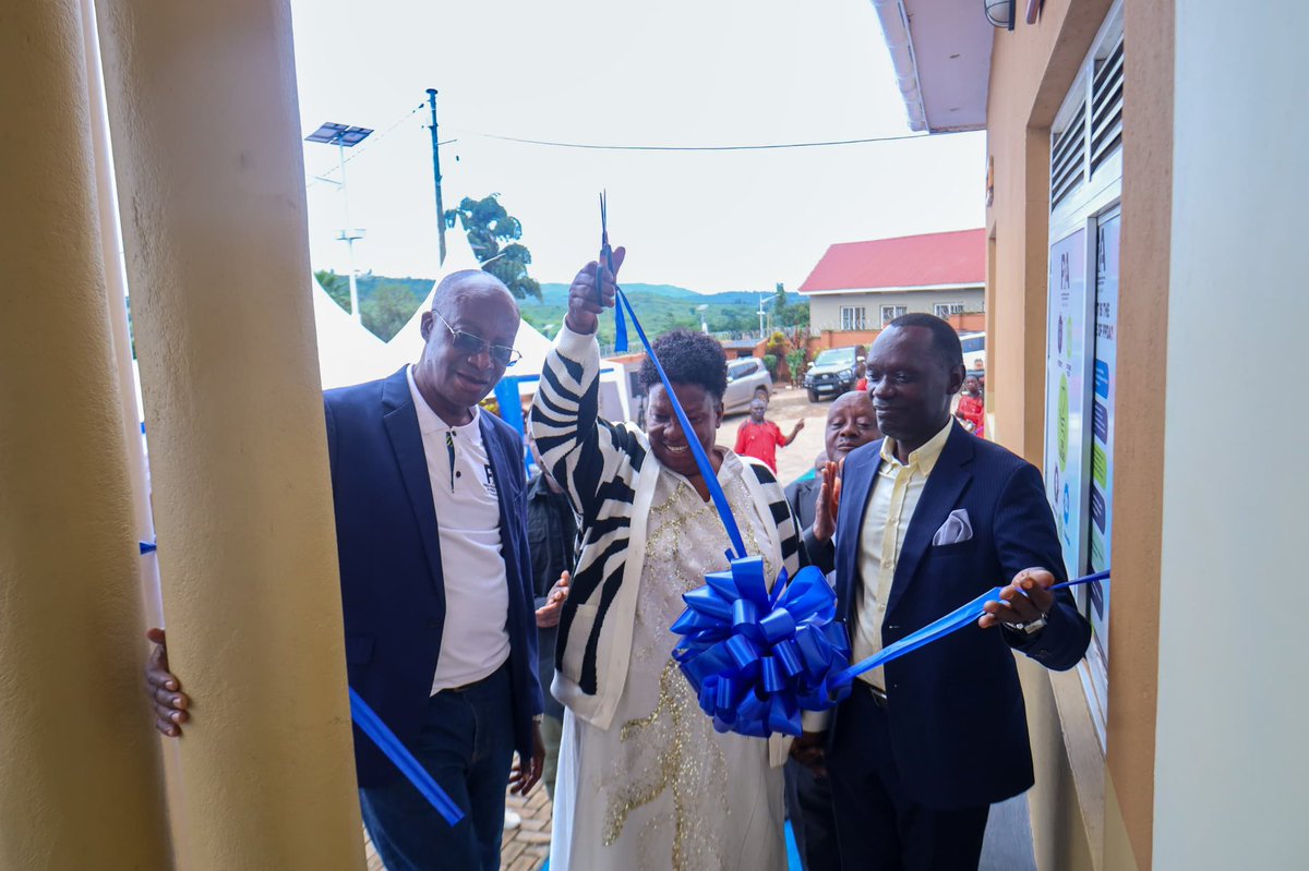 Mutesijanet7's tweet photo. Hoima City new @PPDAUganda regional office has officially been launched. 

#PPDAInHoima https://t.co/PaQryyZkno