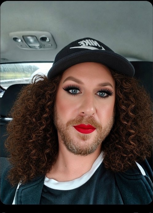 SentenDZa's tweet photo. @janluczjiln Attends FdP, j'avais oublié le rouge à lèvres 🤣🤣🤣 https://t.co/pM1CAFWegV