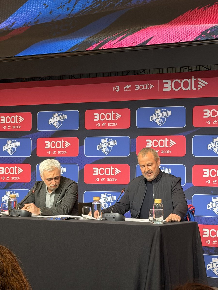 ROCCOCITY's tweet photo. 🔴A la presentació del #Crakòvia3Cat.
Dilluns a les 20:30 a la plataforma 3Cat i Youtube i dijous a TV3 darrera del Polònia. https://t.co/wTSELWBTWV