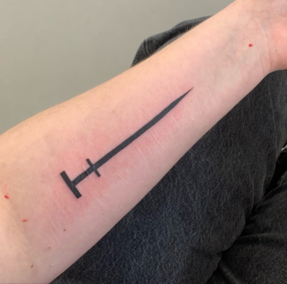 Kromer143's tweet photo. I now have my dear Kromer‘s weapon on my skin forever! https://t.co/Goo1VwhGe4