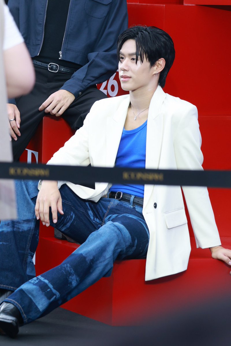 crushonasia's tweet photo. คนที่หล่อที่สุด 🥺👀✨

TIA51 FREE TO BE EFW26

#TIA51atEFW26ICONSIAM
@asia_srw — #asiasrw https://t.co/whMfSsHlmJ