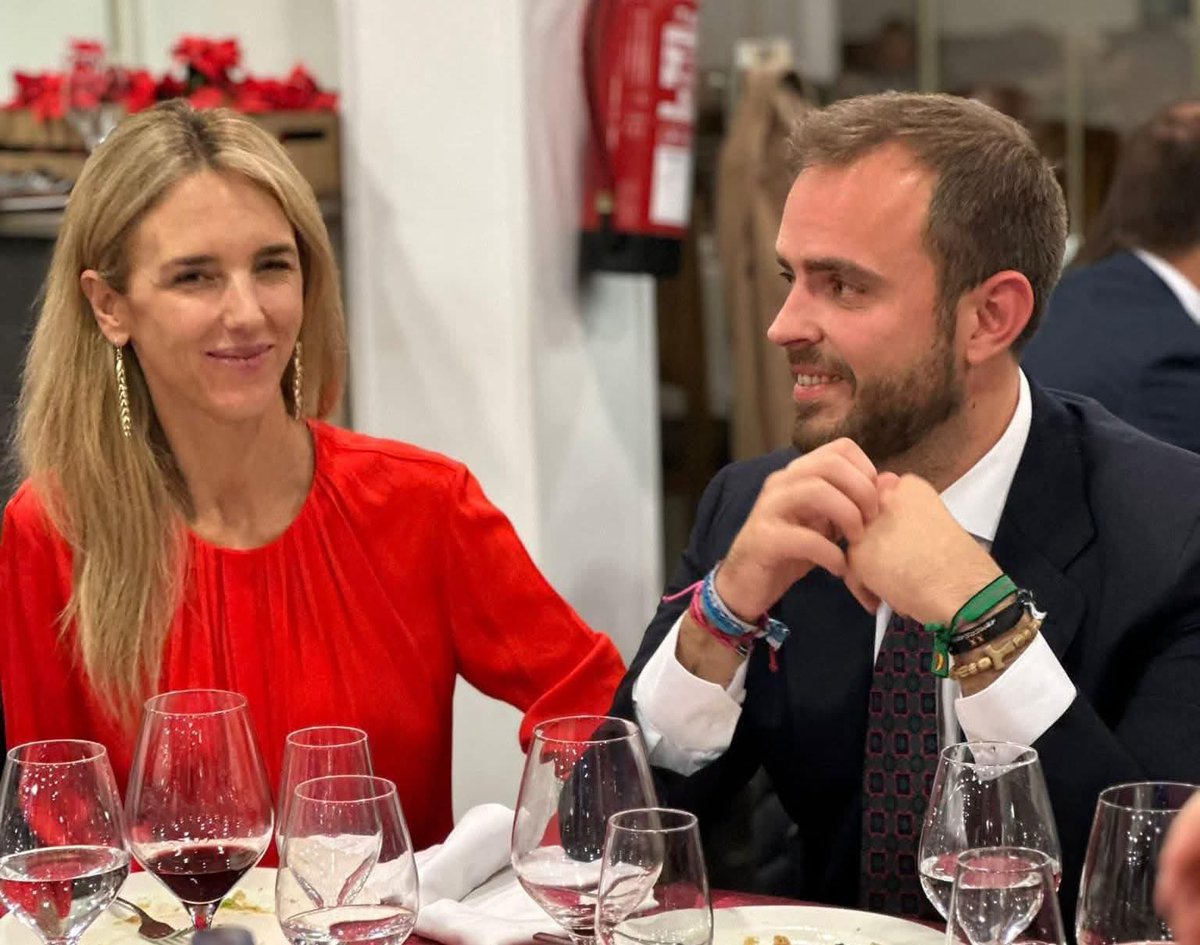 pparganda's tweet photo. 🤩 CONFIRMADO: Cayetana Álvarez de Toledo será la número 2 del Partido Popular en las próximas elecciones generales del 29-N.

¡Cada vez más cerca del cambio! 🍀 https://t.co/DT0Xf04J31