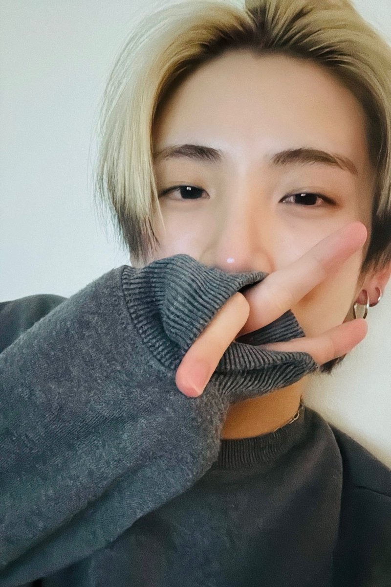 yumayowo's tweet photo. can u believe these are all selfies yuma sent then deleted cause he got embarassed https://t.co/aYp7kWpWqw