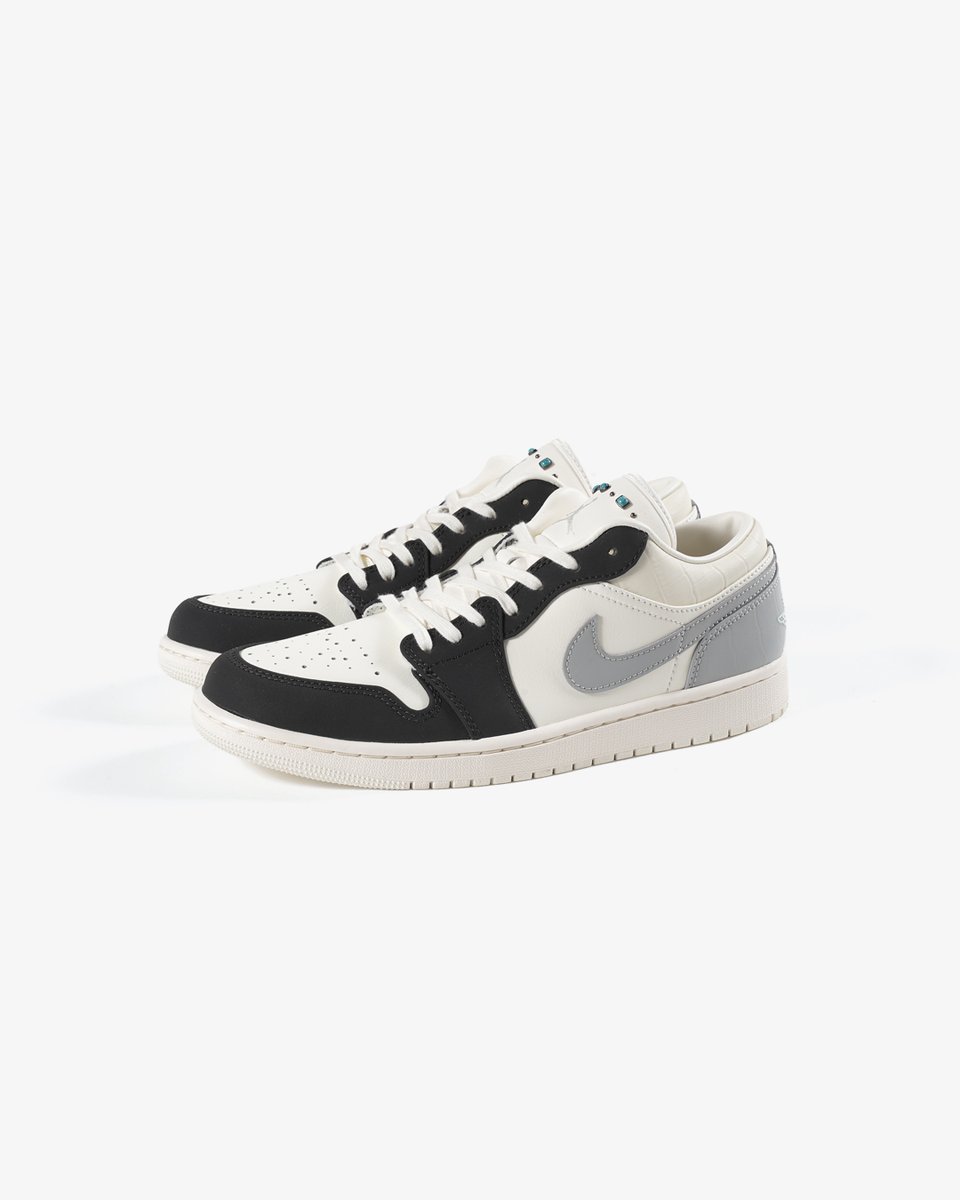 KicksLab_jp's tweet photo. 【 New Arrivals l 新入荷 】NIKE l "AIR JORDAN 1 LOW -TURQUOISE STONE-" l Sail/Sail/Mint Foam/Light Smoke Grey l Available in Store and Online Store.
#KICKSLAB #キックスラボ

商品ページはこちら▼
https://t.co/YQB19DNXdQ... https://t.co/Ftfj3kpXd6