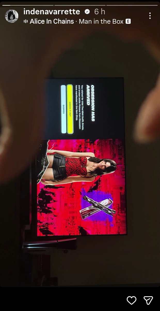 ByRuben5_'s tweet photo. Los llorones de Twitter: 😭😭😭😭😭😭😭😭😭😭😭

Mientras tanto la actriz: 😍😁 https://t.co/BFV8YFDKZ7