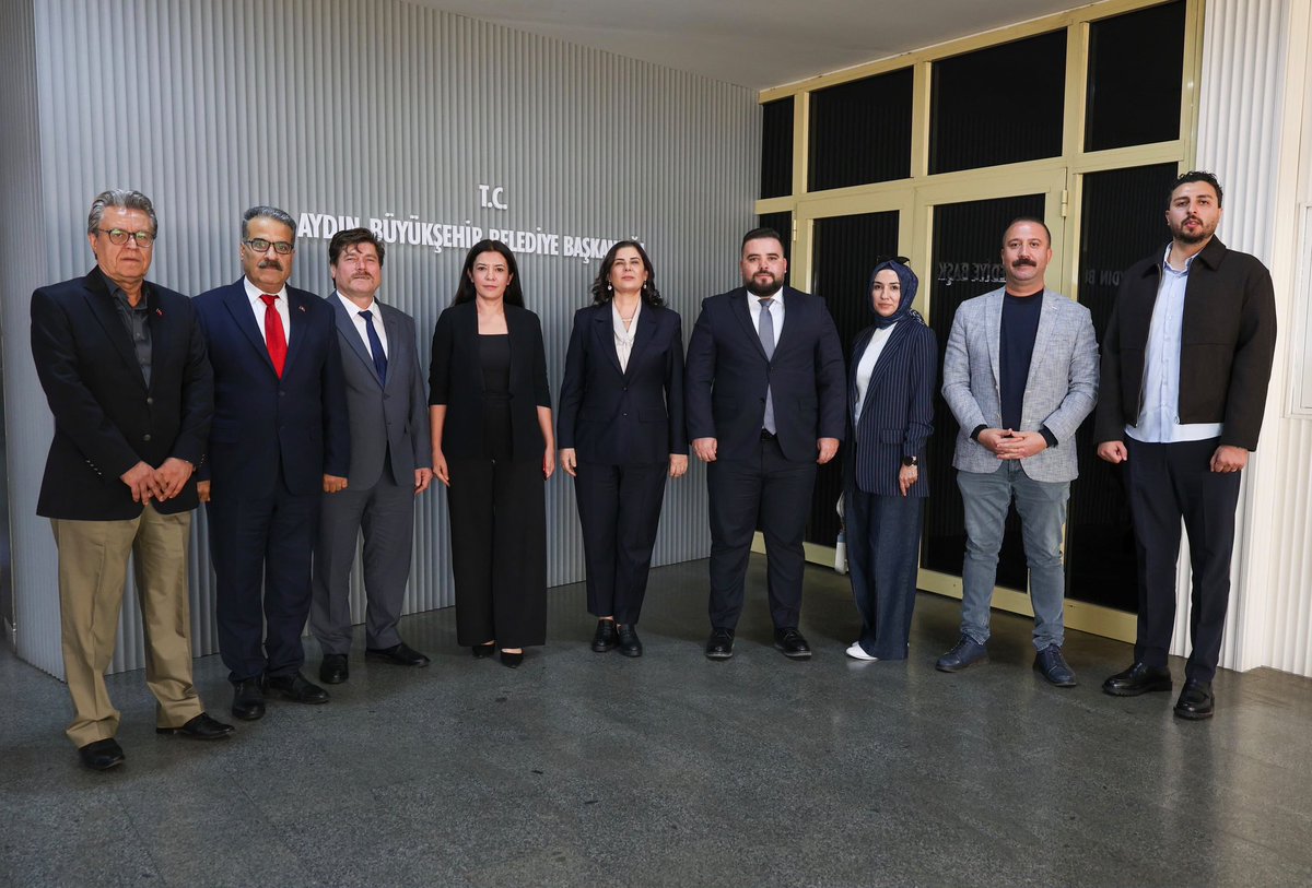 OZLEM_CERCIOGLU's tweet photo. Aydın Gazeteciler Cemiyeti Yönetim Kurulu Başkanı Sn. İnan Gül ve yönetimini belediyemizde ağırladık.

Nazik ziyaretlerinden dolayı kendilerine teşekkür ederiz. https://t.co/Xy3Rm34TjK