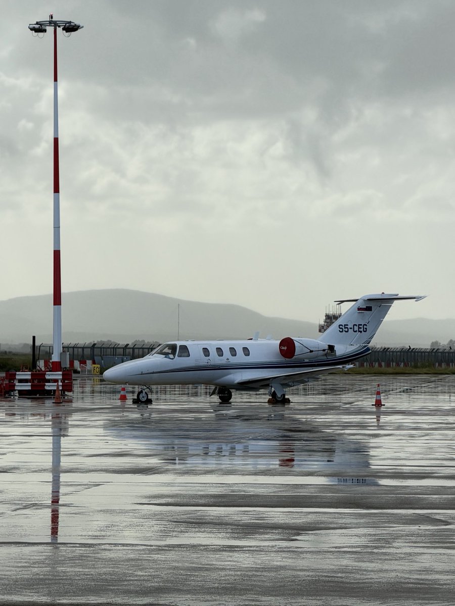 yungreal69's tweet photo. THANK YOU @Kazlic!!! FOR LETTING ME USE YOUR PRIVATE JET ❤️❤️❤️ https://t.co/hgFBtk8Fz1