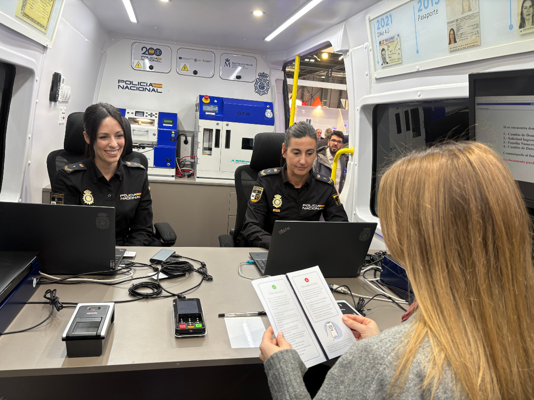 interiorgob's tweet photo. 🪪 ¿Tienes que renovar tu DNI?

📅 Revisa la fecha de caducidad y solicita cita previa con antelación para evitar imprevistos.

🔐 Mantén tu documentación al día.

ℹ️ Información y cita previa: https://t.co/r3eQONftwI https://t.co/DzamUHKK70