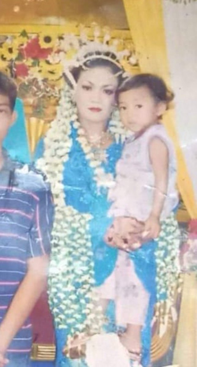 EsteffiMii's tweet photo. umur memang gak ada yg tau ye mak tadi pagi masih sehat² sekarang mama udh tenang disisi tuhan

maaf belum bisa jadi anak yg bisa banggain mama🥲💔 https://t.co/ajNB3nykGc