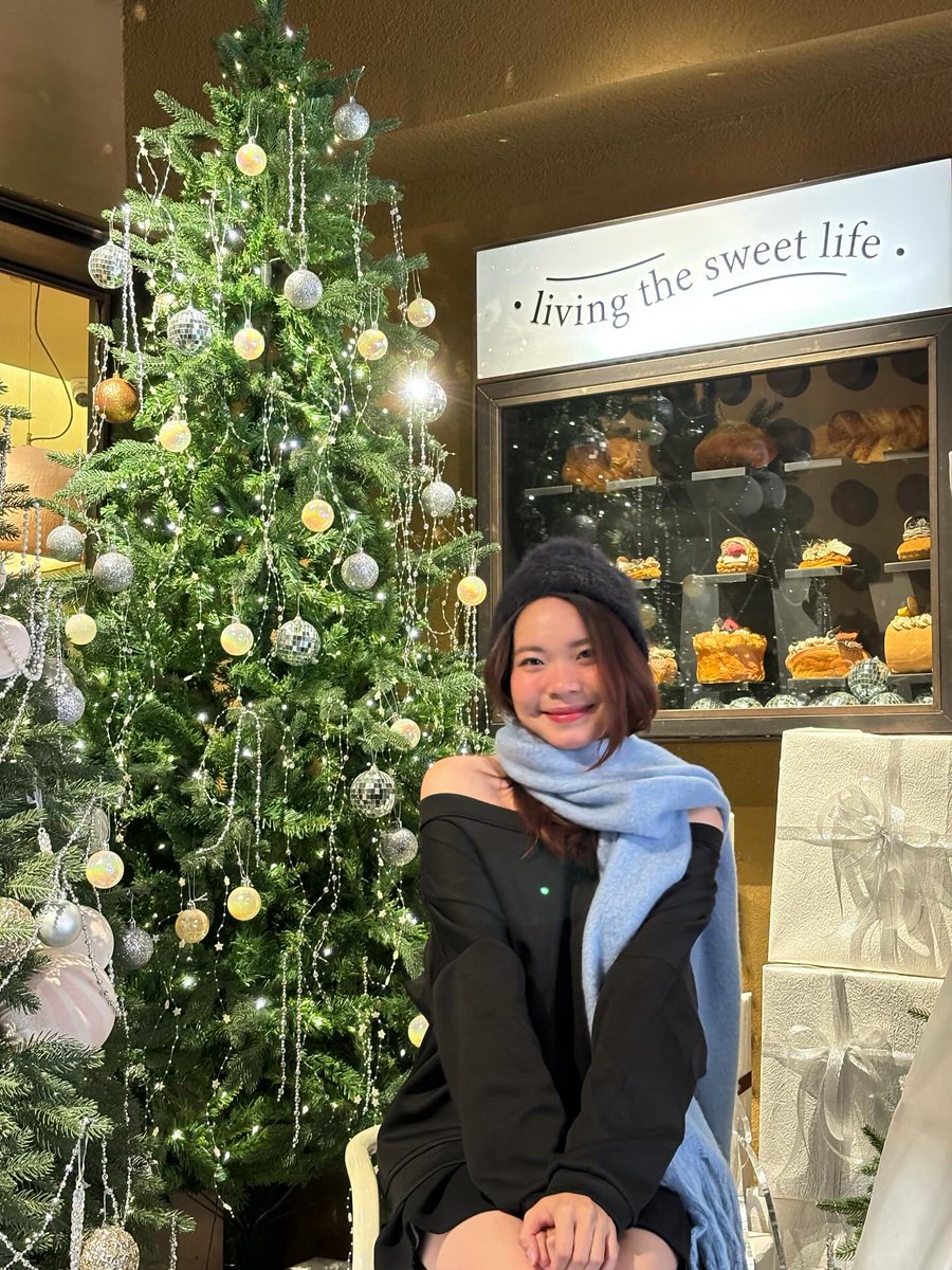 aryamenid's tweet photo. Sparkling season. https://t.co/Z7Hm7t0ur0