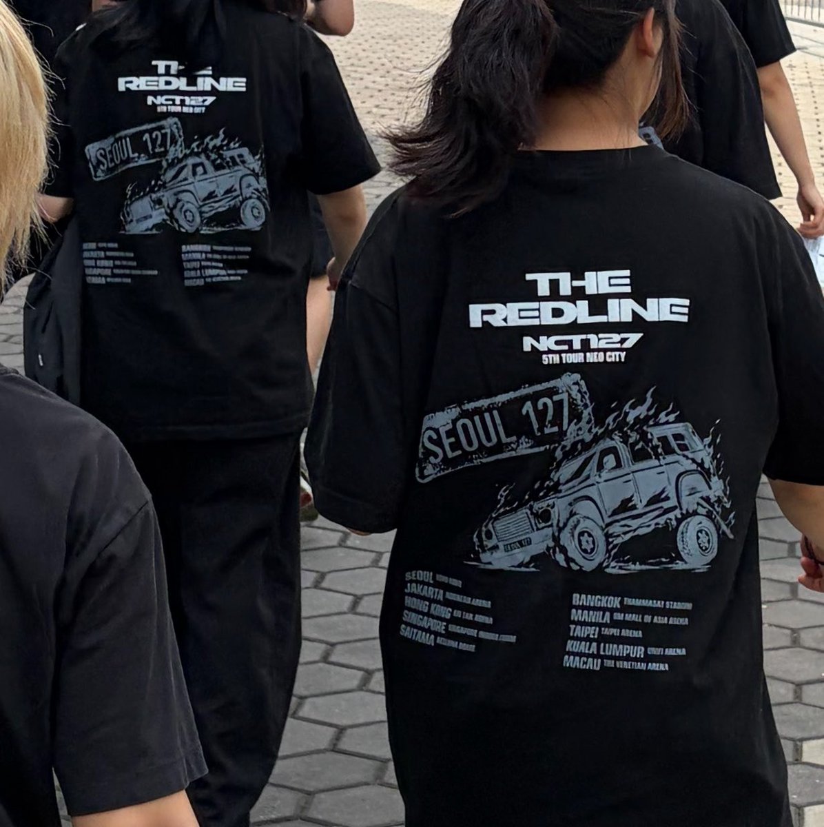 haduchil's tweet photo. i think i saw 127’s team last sunday and honestly the first thing that caught my eyes were their shirt https://t.co/SRAufwrDZJ