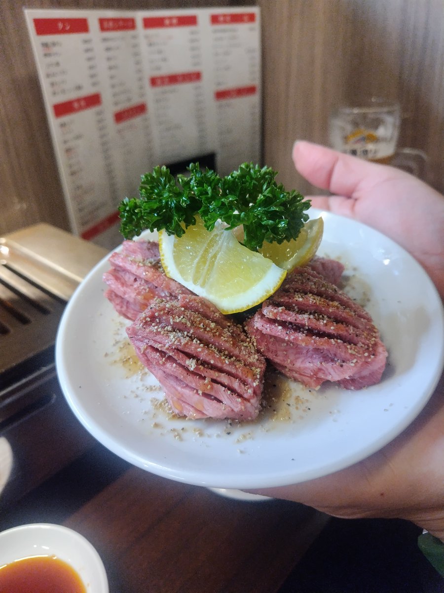 junJuly08's tweet photo. 26.10.21の外ごはん
🥩焼き肉いろいろぉ
めっちゃ美味しいお肉
なのに塩が効きすぎてるのが惜しいっ
焼肉意外とムズカシイなぁ
🍀
＃外ごはん
＃料理好きな人と繋がりたい
＃life_is_eating_delicious_food
＃on_a_long_break https://t.co/gH0lNfQ3Jf