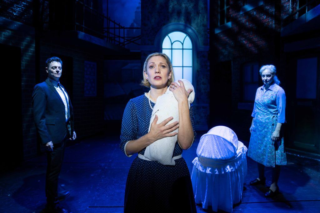BrumHour's tweet photo. ⭐⭐⭐⭐⭐"Fantastic"

Blood Brothers is at @BrumHippodrome until 24th October.
Read @FullToTheBrum's #BrumHour review here: https://t.co/Jyl6PvL3ml 
#Birmingham https://t.co/wPUJsVEi0e