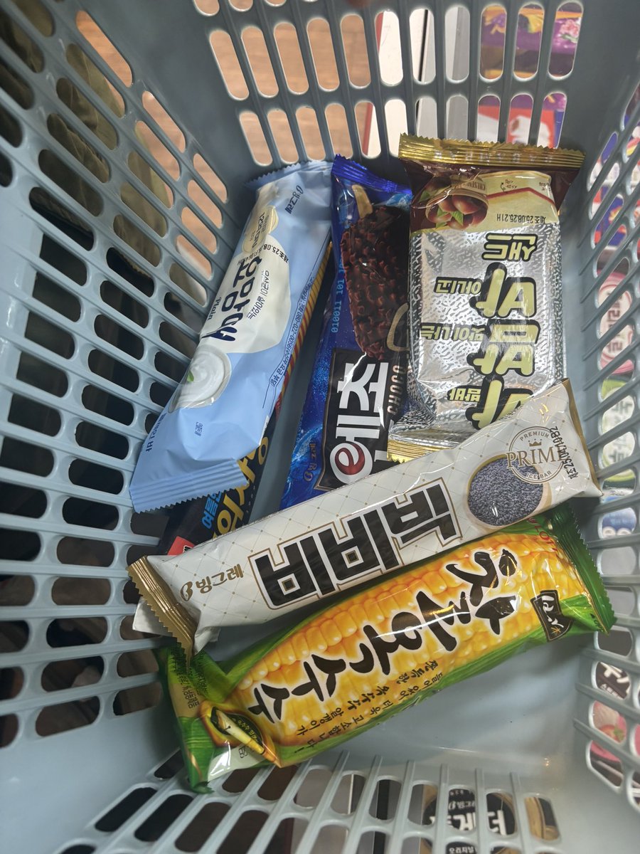 nonokiroku_'s tweet photo. 日本でもハングルを見ると胸がときめくんだけど、韓国でハングルに囲まれると本当に胸が高鳴る( ´•̥̥̥ω•̥̥̥`)❤️‍🔥❕ハングルってなんでこんなにかっこよくて可愛くておしゃれな文字なんだろう？そして韓国語はどうしてこんなに可愛くてかっこいい言語なんだろう？ https://t.co/7ssTqihTdS