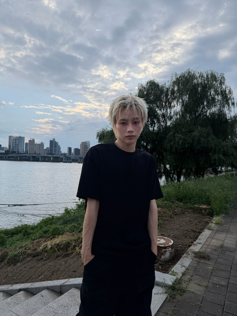 hanbinnya's tweet photo. 한빈이 인스타!!
a little rest along the way(가는 길에 잠깐 휴식)
앞으로 더 멀리 나아가기 위한 잠깐의 휴식이라고 생각하자💚 https://t.co/iWxIaGfhPw