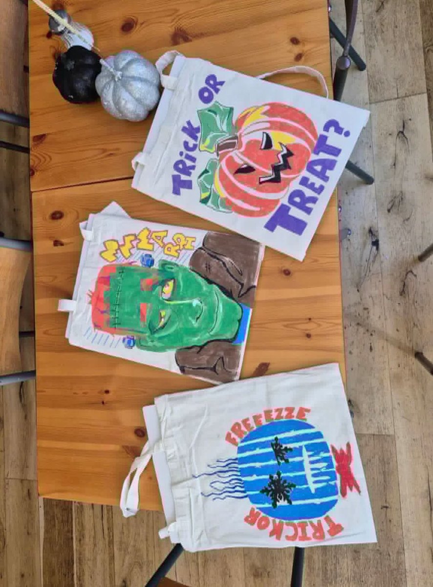 PCPCoffee's tweet photo. Some of the halloween themed tote bags made in the art class this week - how great are these? https://t.co/ddzODa99BX
