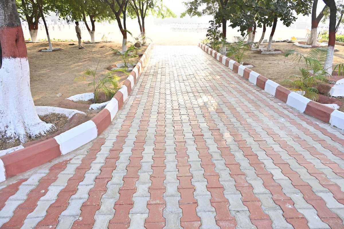 CISFTraining's tweet photo. 🧹🇮🇳 CLEANLINESS – A MARK OF DISCIPLINE | CISF NISA, HYDERABAD

As part of Special Campaign 6, CISF NISA, Hyderabad, continues its cleanliness initiatives to promote hygiene, discipline and the proper upkeep of the Academy premises.

#CISF #CISFNISA #SpecialCampaign6 @CISFHQrs https://t.co/f85mwtGcR8
