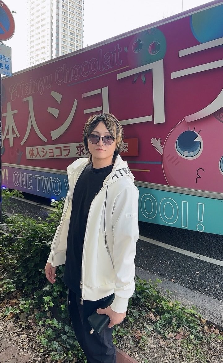 Aizchann's tweet photo. 11月の予定早く出し過ぎて修正追加するYouTuberがおるんすよ〜

誰か知ってます？？

有名なお店に呼ばれるようになって俺もデカくなったなぁ〜

どこが？？初来店のお店も追加されてる是非体験しに来てね✌️
体入プレミアム来店、カメラマンの体重も増えすぎぃPR

追加されてるんで再度拡散！頼むぞい！🦆
