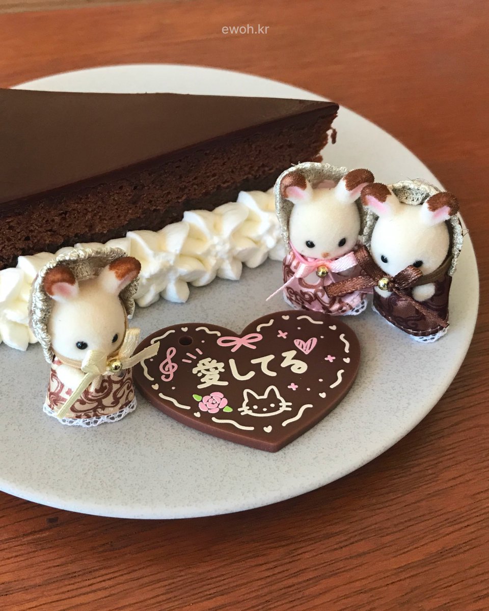 ewohkr's tweet photo. 커스텀 15% 할인 🍫
#RT #좋아요 추첨 키체인 만들어드려요

녹을 걱정 없는 초콜릿 키체인 .. ♡
새로운 디자인 6종도 추가되었어요!

🗓️ 마켓 기간 ~ 10/27 (화) 23:59까지
🔗https://t.co/XAnm6EURjo https://t.co/DXmezOc3bp