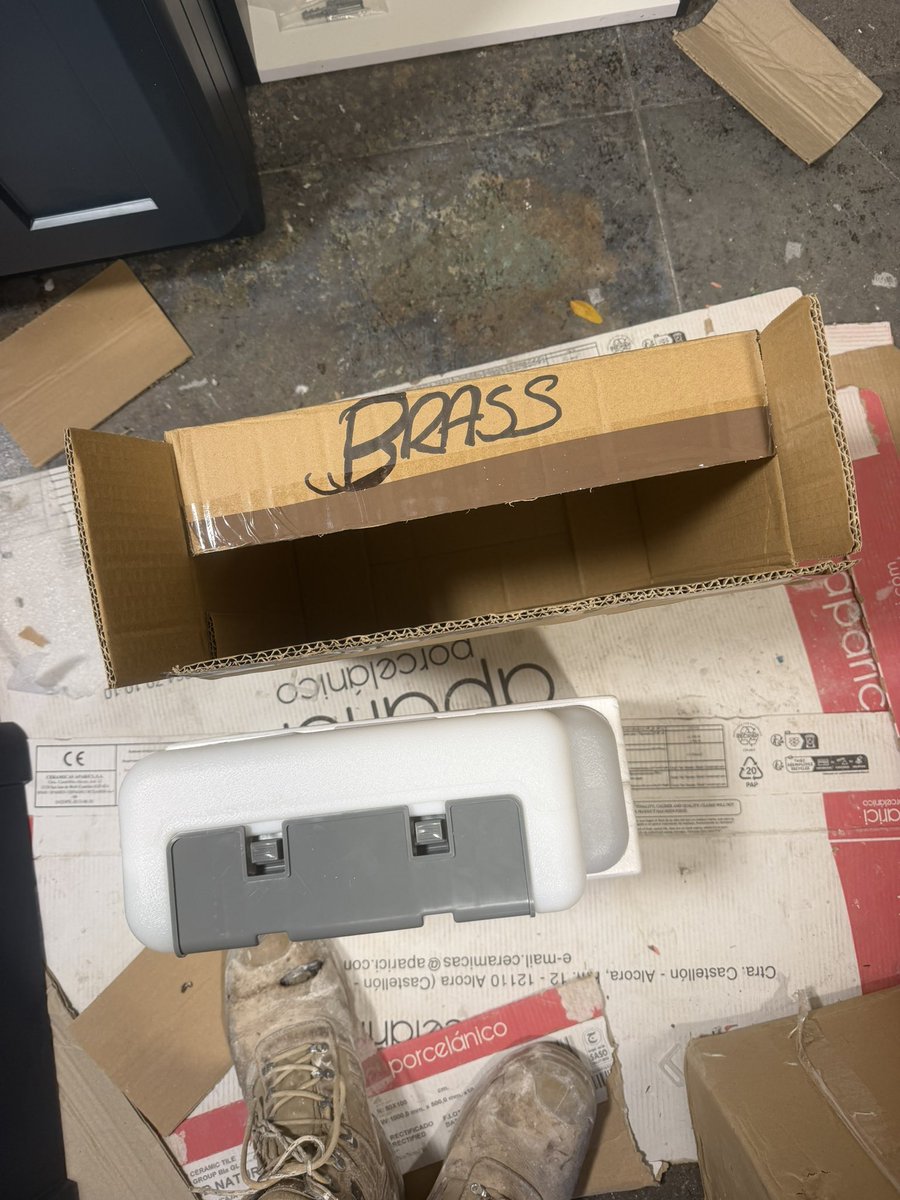 BCmackreturns69's tweet photo. @LP1886, mums hidden cistern just got delivered 🙌🏼 https://t.co/psNYg7KTC1