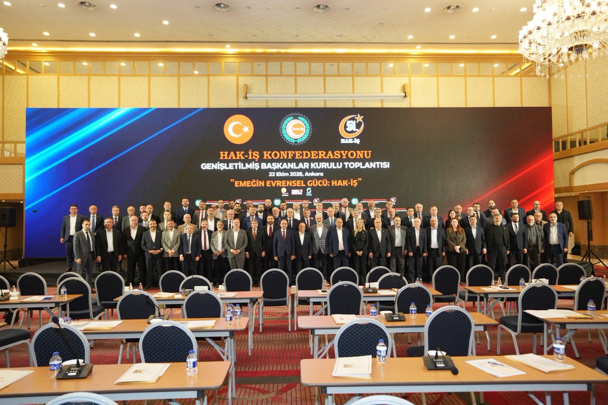 devletsert's tweet photo. HAK-İŞ Konfederasyonumuzun 51. kuruluş yıl dönümü kapsamında, Filistin’e Destek Platformu Dönem Başkanı Sayın Osman Nuri Kabaktepe’nin katılımıyla Genişletilmiş Başkanlar Kurulu Toplantımızı gerçekleştirdik.

Toplantımızda, HAK-İŞ’in yarım asrı aşan mücadele birikiminden aldığımız güçle, kurumsal yapımızı daha da güçlendirme, teşkilatımızın birlik ve dayanışmasını pekiştirme ve gelecek nesillere daha güçlü bir HAK-İŞ bırakma hedeflerimizi kapsamlı şekilde değerlendirdik. Köklü mirasımızı koruyarak geleceğe taşıma sorumluluğuyla, emek mücadelemizi büyütecek adımları ve önümüzdeki dönemin önceliklerini ele aldık.

Birlik ve dayanışma ruhuyla gerçekleştirdiğimiz toplantımızın, Konfederasyonumuzun hedeflerine ve ortak mücadelemize güç katmasını diliyor, toplantımıza katkı sunan tüm teşkilat mensuplarımıza teşekkür ediyorum.