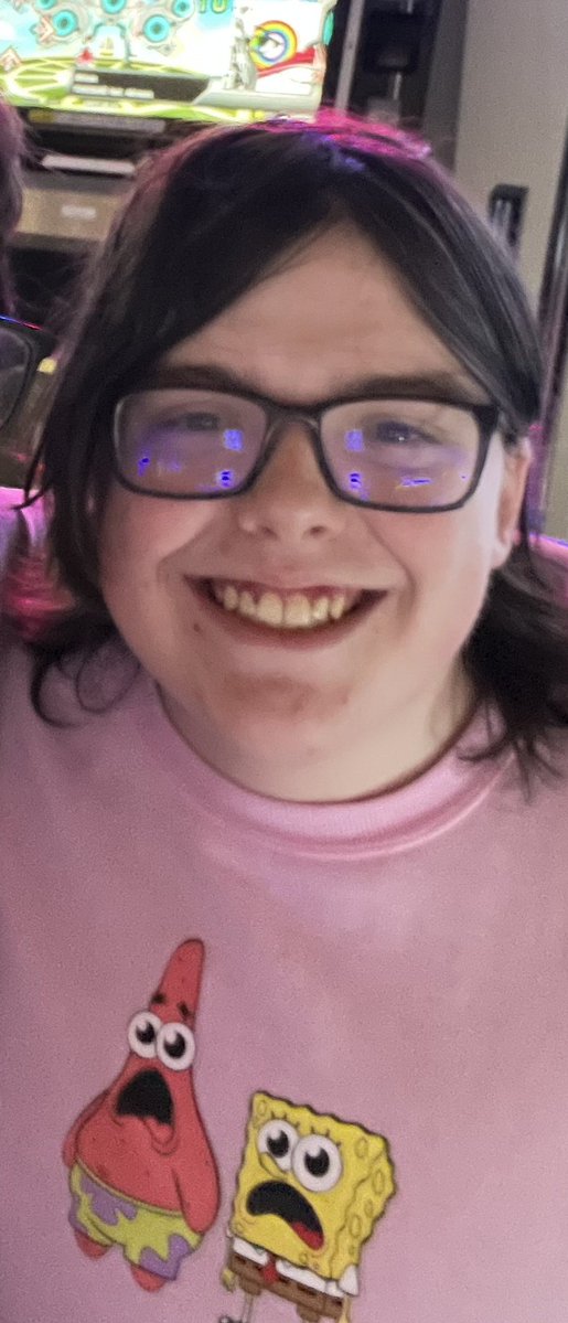 debugempty's tweet photo. is it weird I kind of like the few creepy DMs I've gotten hitting on me or they've uhh, showed me that they liked my selfies a lot? 😖 https://t.co/TC2E0EENxS