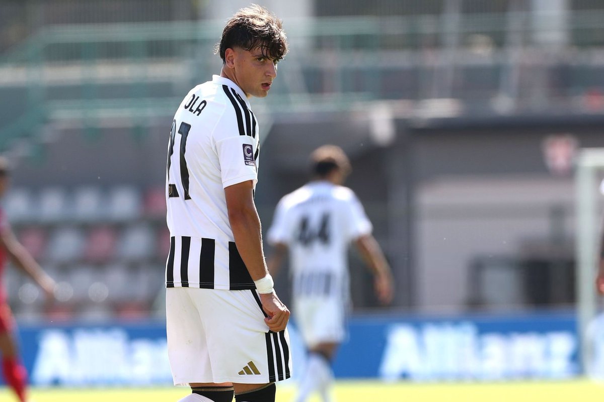 JuveFuture's tweet photo. 🚨 OFFICIAL: Juventus Next Gen winger Stefano Merola 🇮🇹 (2007) has been called up for today’s match against Rennes! ⚪️⚫️ https://t.co/AbroHndFWR