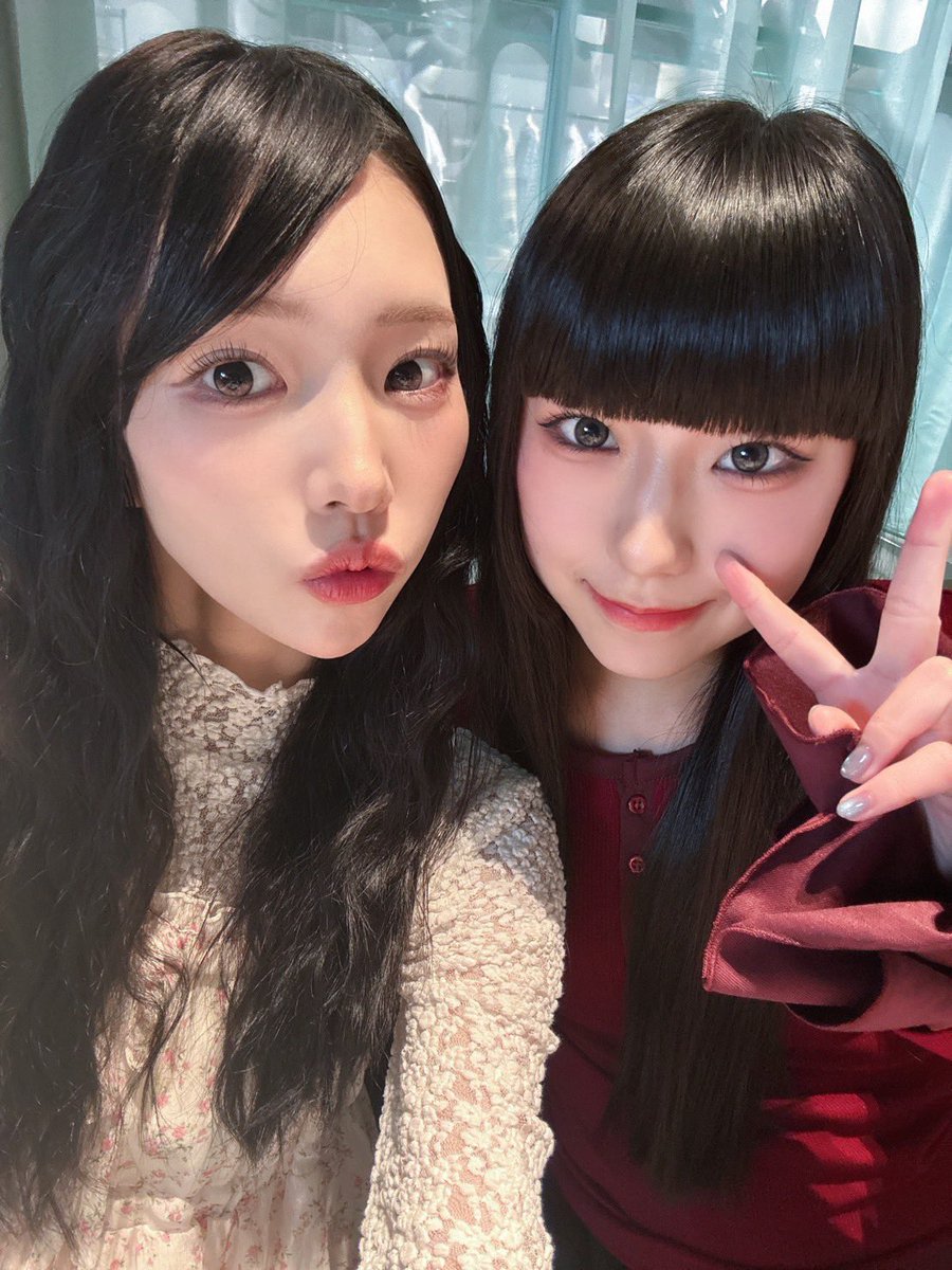 ps_moka1020's tweet photo. 美雨が誕生日のお祝いしてくれた♡🍓
パフェパフェ🎶
凛花ともなも誕プレくれた　うれしっ　😆 https://t.co/7WkcI4l7P3