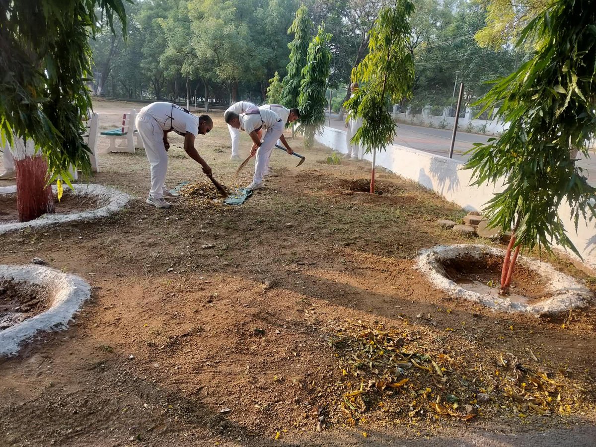 CISFTraining's tweet photo. 🇮🇳✨ SWACHHATA THROUGH COLLECTIVE EFFORT | CISF NISA, HYDERABAD

Reaffirming its commitment to the Swachh Bharat vision, CISF NISA, Hyd, continues to undertake cleanliness activities under Special Campaign 6.

#CISF #CISFNISA #SpecialCampaign6 #SwachhBharat #Swachhata @CISFHQrs https://t.co/JxqEswve0s