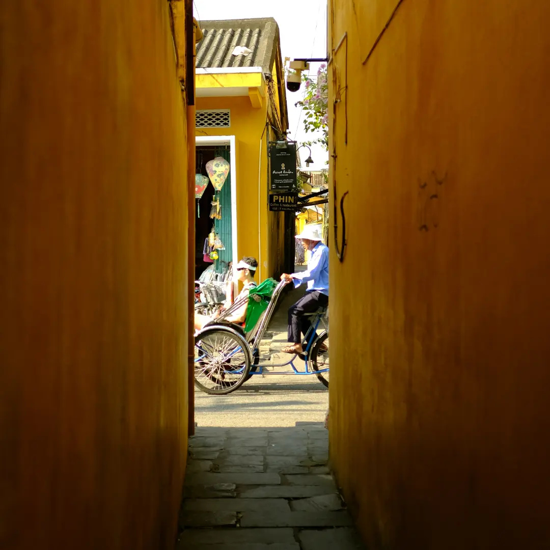 upilla's tweet photo. Hội An, with its yellow streets and glowing lanterns. https://t.co/hDK8m9wOoe