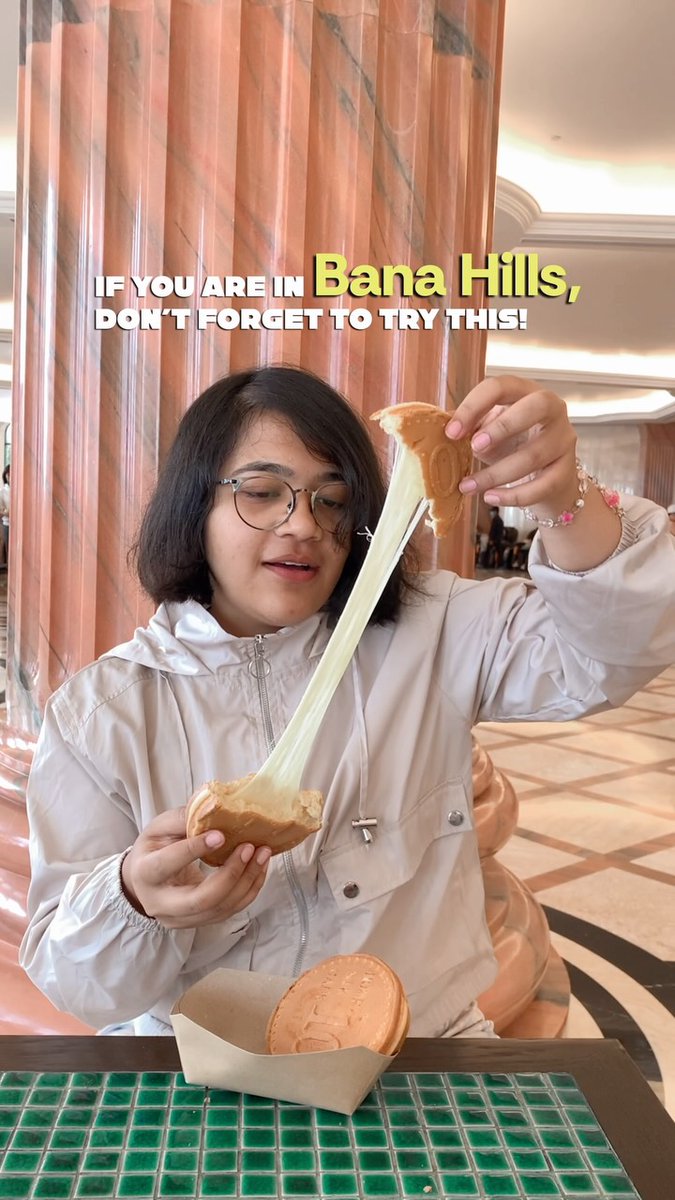 cikollatam's tweet photo. I rarely share food recommendations, but this was unforgettable. The cheese pull was perfect. I wish I could find it near me. Sun World, Ba Na Hills, Da Nang, Vietnam https://t.co/pO5o9nzUDK