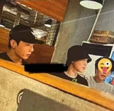 sof_ps's tweet photo. @noonoo797 @JJK97KTH95KV Jkk has been going out together for years btw..cant say the same for yall who only got tour "dates" with vhope being glued to eo..if you find me 1 thing that tkk have done together which they haven't done with anyone else i promise u I will become a tkker https://t.co/B3m9cEE7gV