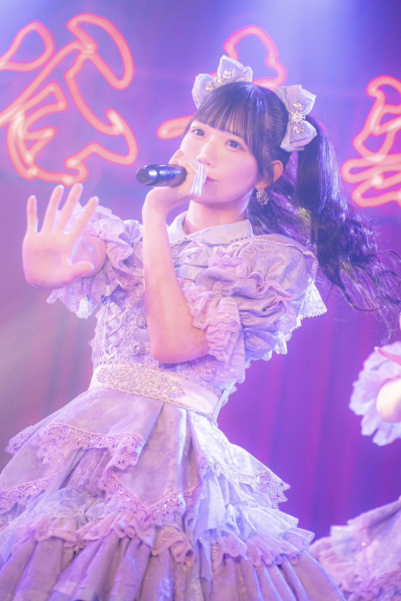 FP_haru_'s tweet photo. 単独公演『漸近線』2026.10.21

お越しくださりありがとうございました🪄💭
こんなにも多くの皆さんが私たちのために集まってくれたこと、音楽を受け取りに来てくれたことがとっても嬉しかったです💌⟡.·
少しずつ見つかっていくのを暖かく見守ってくれていた方、慣れないライブに勇気を出して足を運んでくれた方、みんなに特大のありがとうを伝えたいです❕💘
ストプレを見つけてくれて、好きになってくれて本当にありがとうございます 𓏼ᐪ ᵕ ᐪ𓏼
昨日はとっても緊張したけど、ステージに出たらみんなが楽しそうなお顔を見せてくれていて安心したよ(  ◜ᴗ◝  )🌟
みんなの表情もピンク色のサイリウムもずっと忘れません🪄🩷
新衣装でやっとみんなに会えたのもとっても嬉しかった♡この衣装でもたくさん思い出つくりたいなって思いました！✨
新しい私たちをこれからよろしくお願いします🔮🌟

そして、会いにきてくれたはるちゃん推しのみんな本当に本当にありがとう💞
ずっとこの日は頑張りたい絶対きてほしいって言い続けていたのだけど、それを受け取ってくれて来てくれていたり、はるちゃんの姿をみたい、力になりたいって言って来てくれたのが本当に嬉しかったです😭♡
はるちゃん親衛隊のみんなの応援があって今はるちゃんはステージの上で頑張れているよ💭
✨みんなの自慢の推しになれるようにもっともっと頑張るね！いつも本当にありがとう🩷

来月も音楽堂で単独公演があります！正直今月はまだまだはるちゃん推しのみんなを増やしたかったし、グループの力になりきれなかったなと思いました。だから絶対に来月はもっともっとたくさんのみんなと過ごしたい！！はるちゃん成長中です！大きくなるはるちゃんを絶対見に来て欲しいです！！
1周年に向けてさらに熱量高めてがんばるね❕👶🏻
ずっと見守っていてくれたら嬉しいな💭

ここまで読んでくれてありがとう💞
みんなのことが本当に大好きだよ🫶🏻

改めて幸せな一日をありがとうございました✨