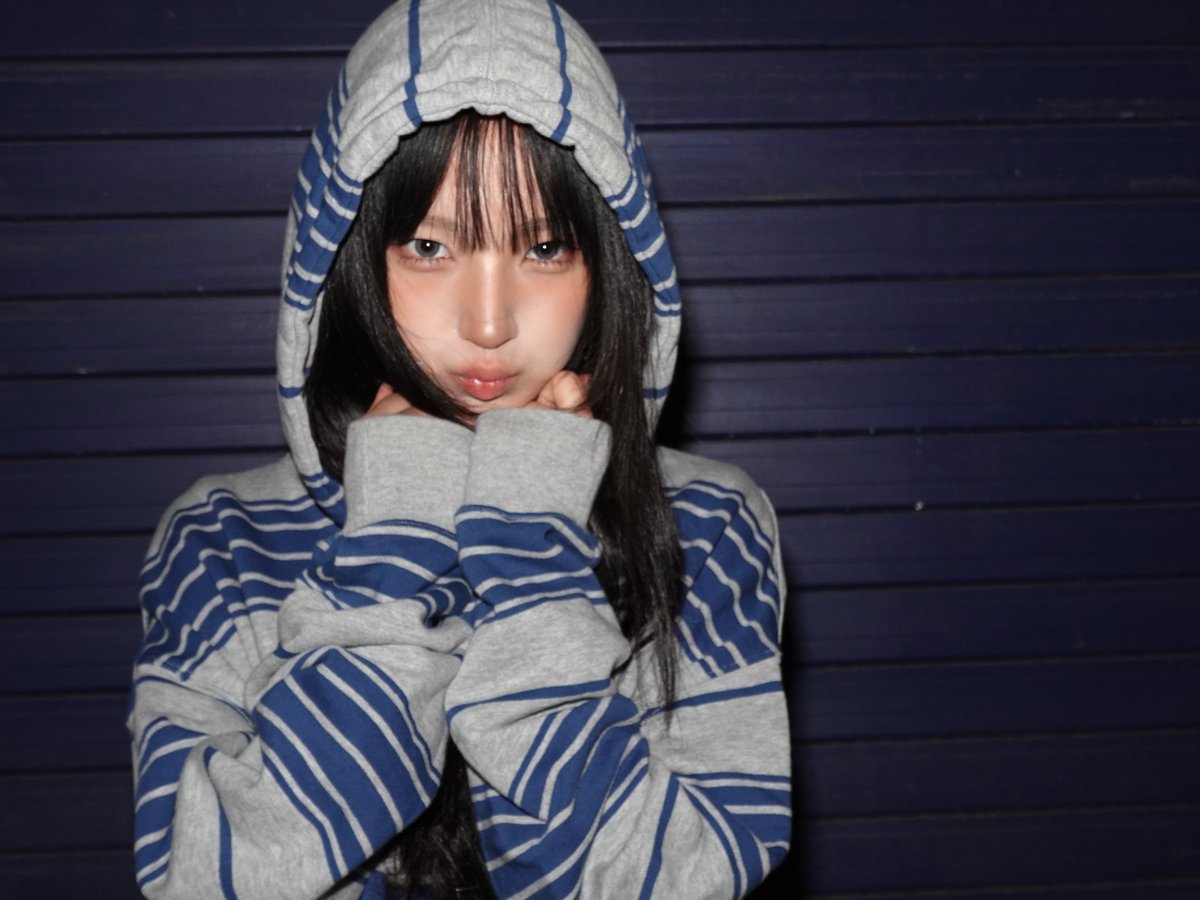 YunhaversePH's tweet photo. 📸 YUNHA IG UPDATE || 261022
Yunha has shared a new post on Instagram! 💙✨

🐶: 이제 진짜로 춥따😖
[ It's really getting cold now 😖 ]

Go check out all the photos and show our girl some love! 💙✨️

🔗https://t.co/vH5xBhkUeL

#BANGYUNHA #방윤하 https://t.co/ARxl2g94Cw