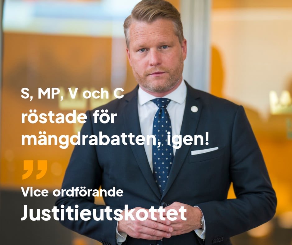 AOchristiansson's tweet photo. I dag behandlade justitieutskottet SD:s skarpa förslag om att slopa mängdrabatten 2029. Statsministern, justitieministern och finansministern har sagt att det är genomförbart.

S, MP, V och C stoppade det. De röstade ännu en gång för att behålla mängdrabatten. Skamligt. https://t.co/42mx4eIBqH