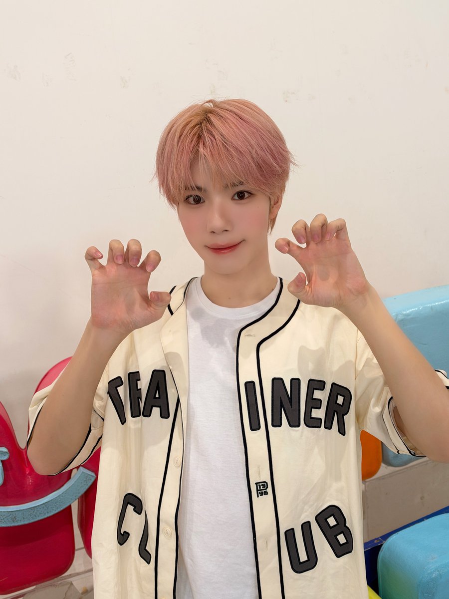KO1KEYZofficial's tweet photo. [📸] 261022

「#MCOUNTDOWN 」
감사합니다!

🍰 #YOSHIKI
Detail ➡︎https://t.co/XWPcji0Ldq

'KO1KEYZ' (Korean ver.) PV
🔗https://t.co/4xIBmFou16
Apple Music
🔗https://t.co/nt5gbOLIZR
Spotify
🔗https://t.co/pTP0S9RVbH

#엠카운트다운
#KO1KEYZ #코이키즈 https://t.co/nbY8LbnPGr