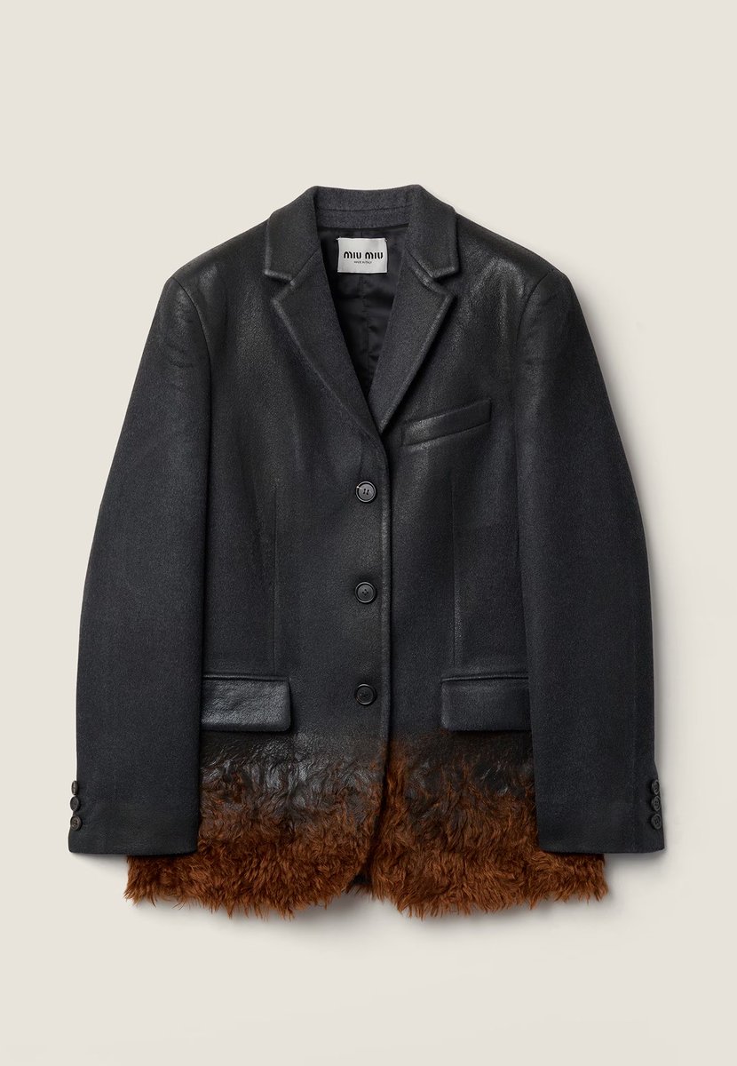 StreetFashion01's tweet photo. Miu Miu just dropped this Wool jacket with Shearling Fur Needle-punched into the wool😭 https://t.co/xCfXLfjwbt