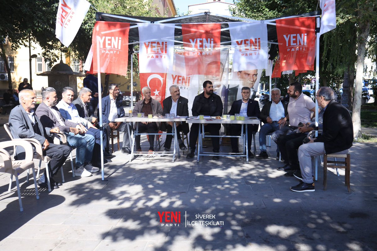 AdnanTuysuzz's tweet photo. Üye kayıt ve parti tanıtım standımızı ziyaret ederek bizlerle bir araya gelen kıymetli yönetim kurulu üyelerimize teşekkür ediyorum. Birlik ve beraberlik içerisinde Siverek’imiz için çalışmaya devam ediyoruz. https://t.co/5YXH3ZW28b