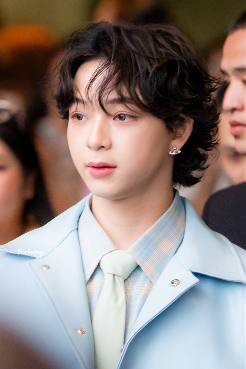 bluebosley's tweet photo. รูปชัดมั้ยไม่รู้ รู้แต่กดไม่ยั้ง

 BAS FREE TO BE EFW26

#BASatEFW26ICONSIAM
#ELLEFashionWeek2026
#บาสเด็กอ้วนที่แท้จริง https://t.co/X4PuouL8ip