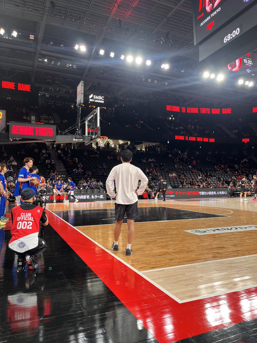 _oxo_079's tweet photo. 2026.10.22
#アルバルク東京 vs #茨城ロボッツ
本日もラオさんと共に🤝 https://t.co/Cj7aEDbQcA