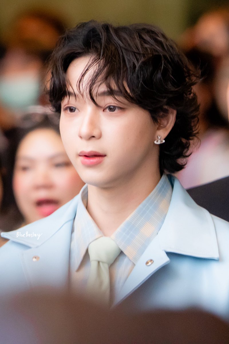bluebosley's tweet photo. ใกล้และ 

 BAS FREE TO BE EFW26

#BASatEFW26ICONSIAM
#ELLEFashionWeek2026
#บาสเด็กอ้วนที่แท้จริง https://t.co/SUuV0bfdRA