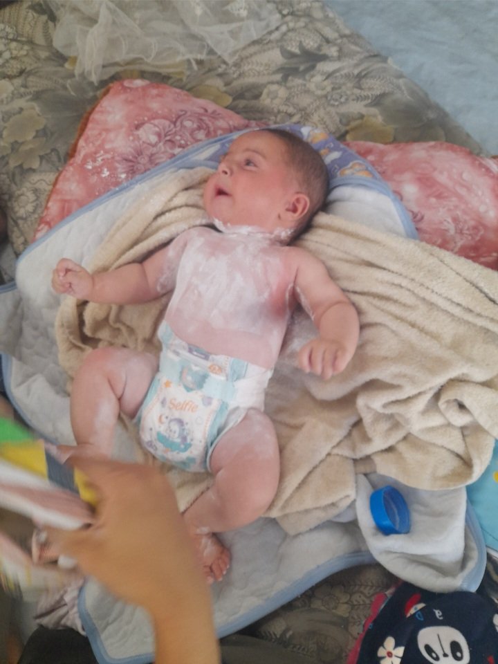 anas___1990's tweet photo. This little child is born and grows up amidst the horrors of genocide in Gaza, dreaming of a safe life—one free from fear and the constant threat of bombardment.
🙏🏻 I am living through the hardships of displacement, striving to provide food, milk, and diapers for the children, despite the brutal circumstances.
❤️ Please help us give our children a chance to live with dignity.
https://t.co/juhZUvafMS