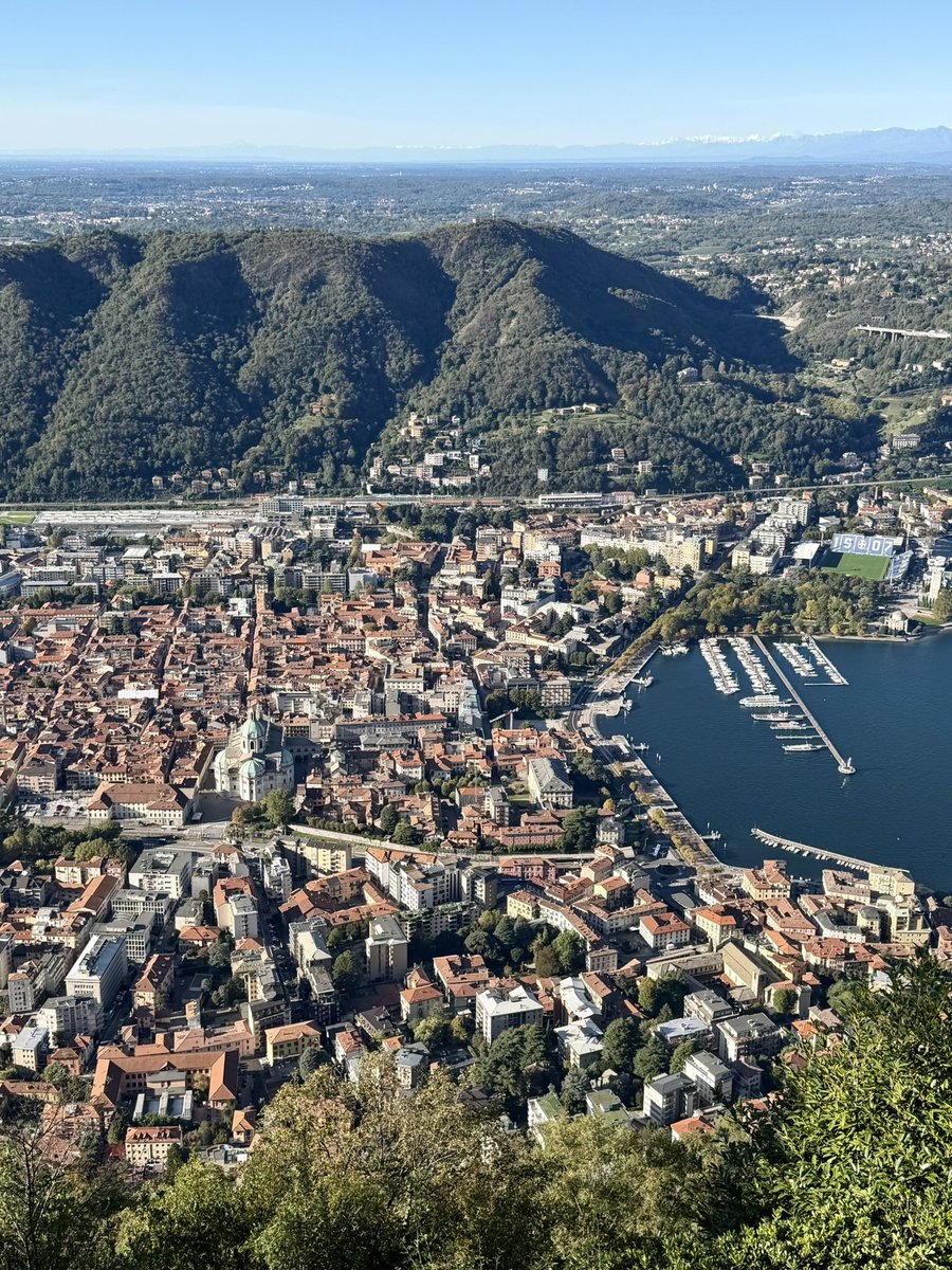 MachineGun1967's tweet photo. @HBRed99 @ManUtd But Como is beautiful…..🙄🇮🇹🇾🇪 https://t.co/GiXSYWYNtS