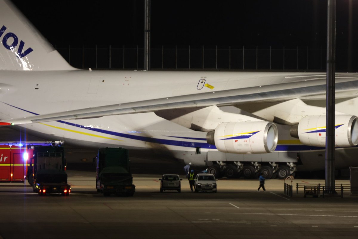Albertkamera783's tweet photo. ファイヤーした跡がくっきり
大丈夫かなぁ
#セントレア
#An-124 https://t.co/yOR6MDxQrq
