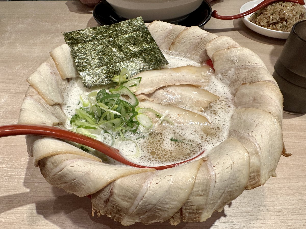 unirunrun333's tweet photo. @llhu168403 @Zaza00881989 早く食べに来い😋😋 https://t.co/Kskv5l2mmL